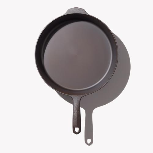 Field Cast Iron Skillet No. 8 - 10 1/4” top , 8 3/4” cooking surface
